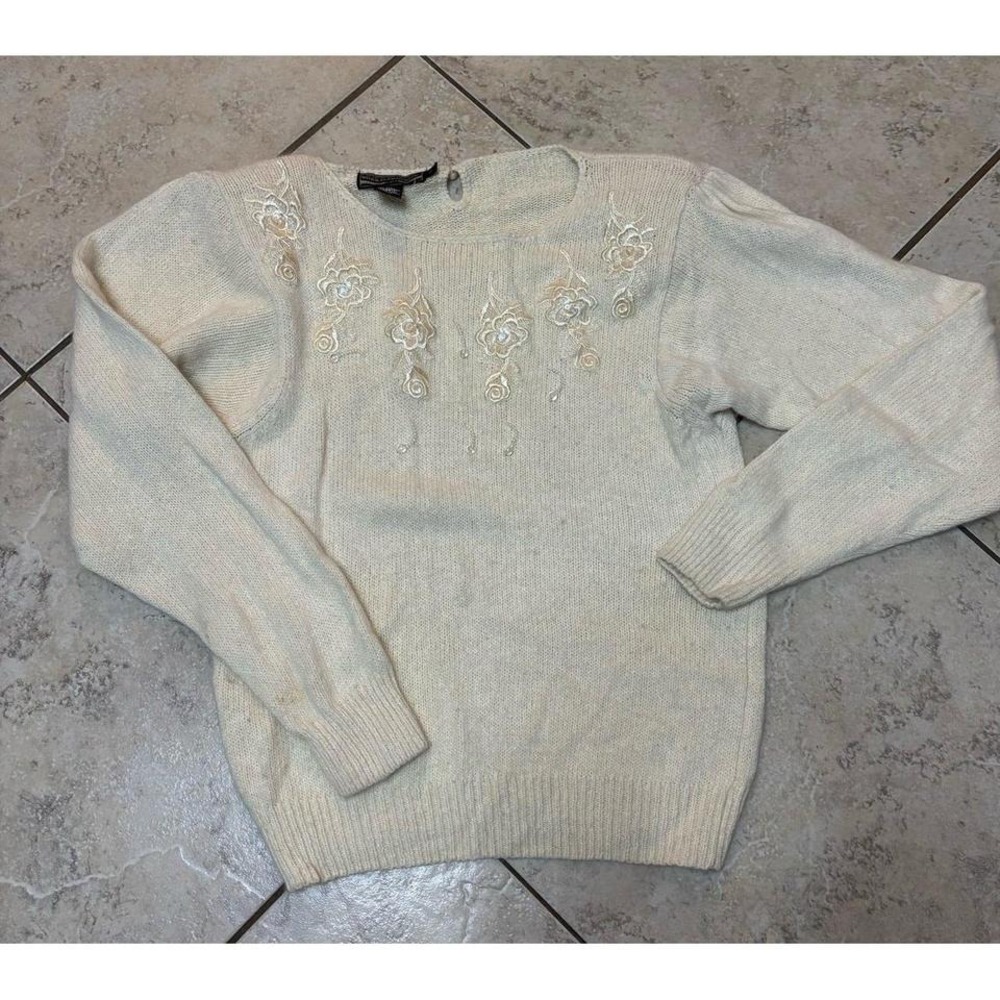 True vintage silk, angora and wool‎ blend cream pullover sweater size small